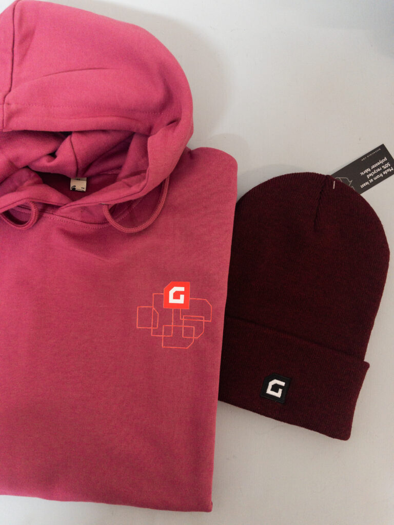 APC 2784 768x1024 - ....Grobeckers gro&szlig;artiger Merch- Shop....