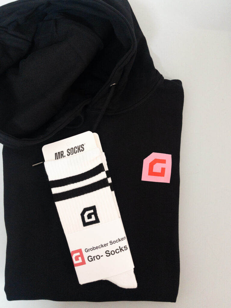 APC 2800 768x1024 - ....Grobeckers gro&szlig;artiger Merch- Shop....